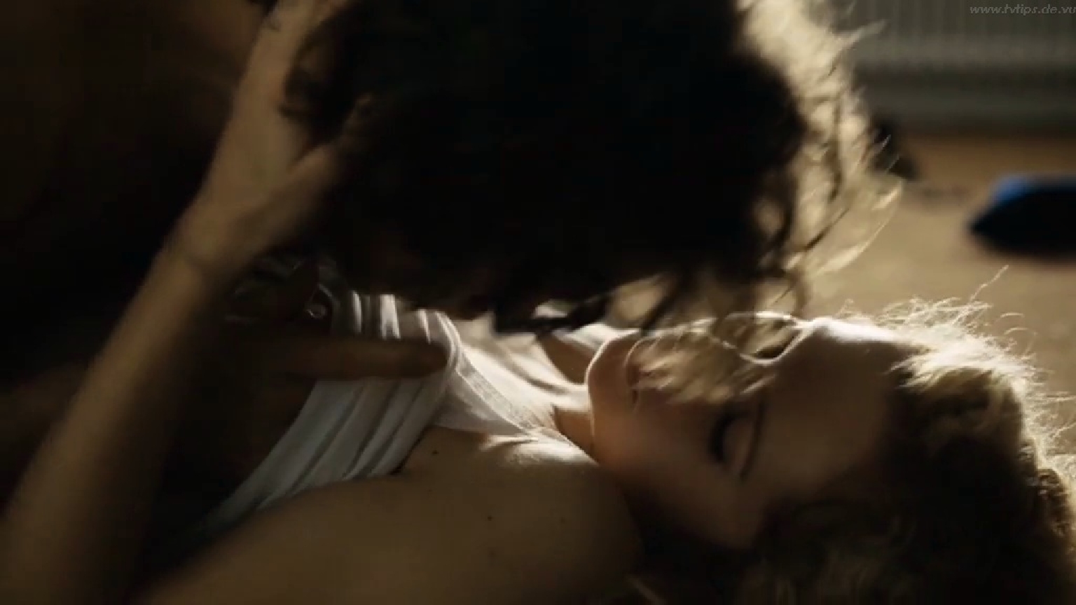 Горячая Корнелия Грёшель на жарких фото.