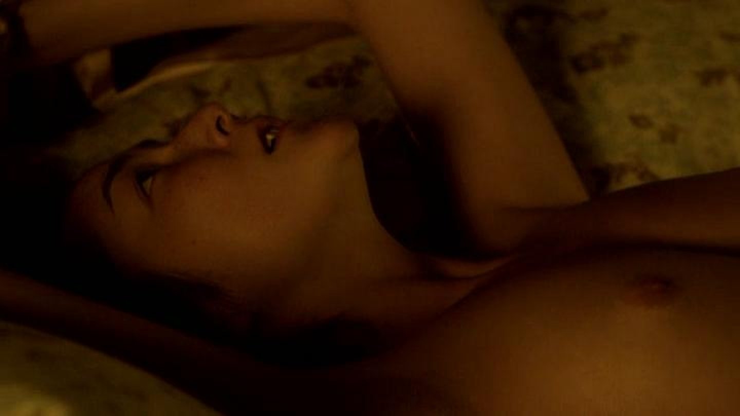 Горячая Эмили Пиггфорд на жарких фото.